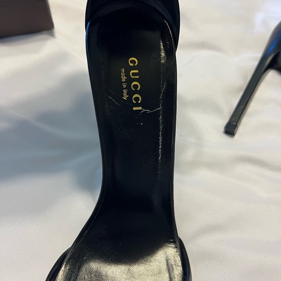 Gucci pumps